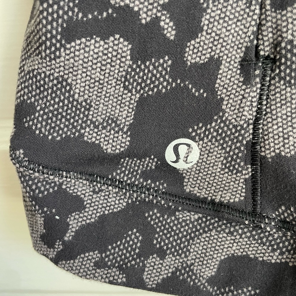 Lululemon (like new!)Heritage Camo Jacquard Black (& gray) Lunar Long Sleeve Top - Picture 2 of 16